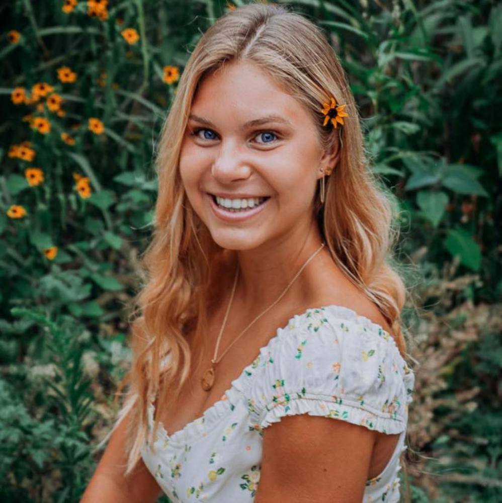 Meet your Posher, Olivia